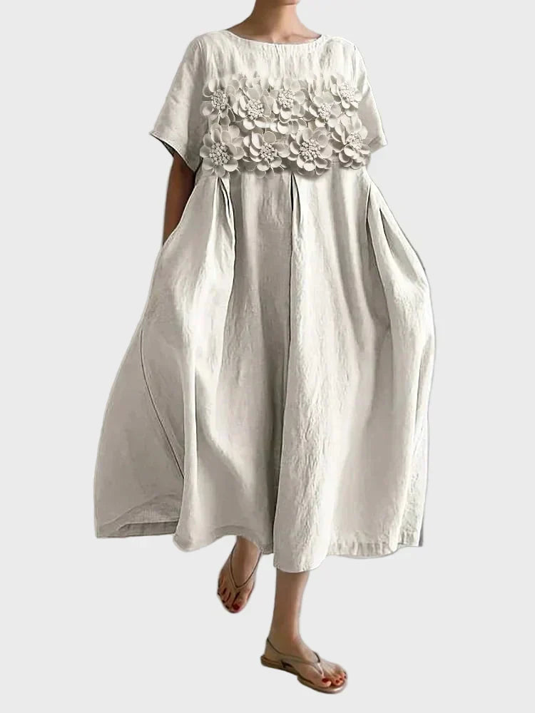 Beigefarbenes Leinenkleid mit Rüschen