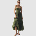 Adéla - Plisseekleid mit offenem Rücken