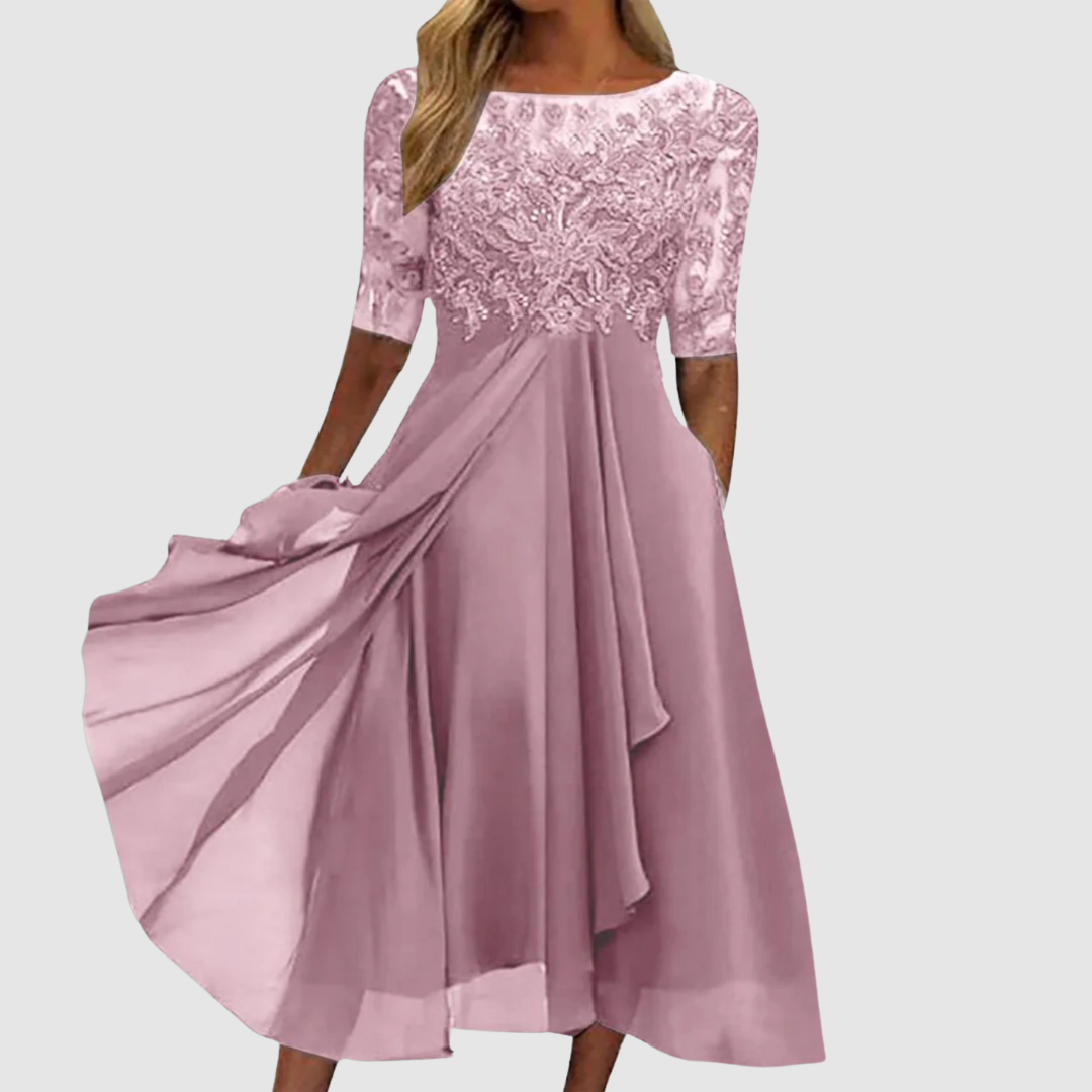 Leontýna - Spitzenkleid mit fliessendem Rock