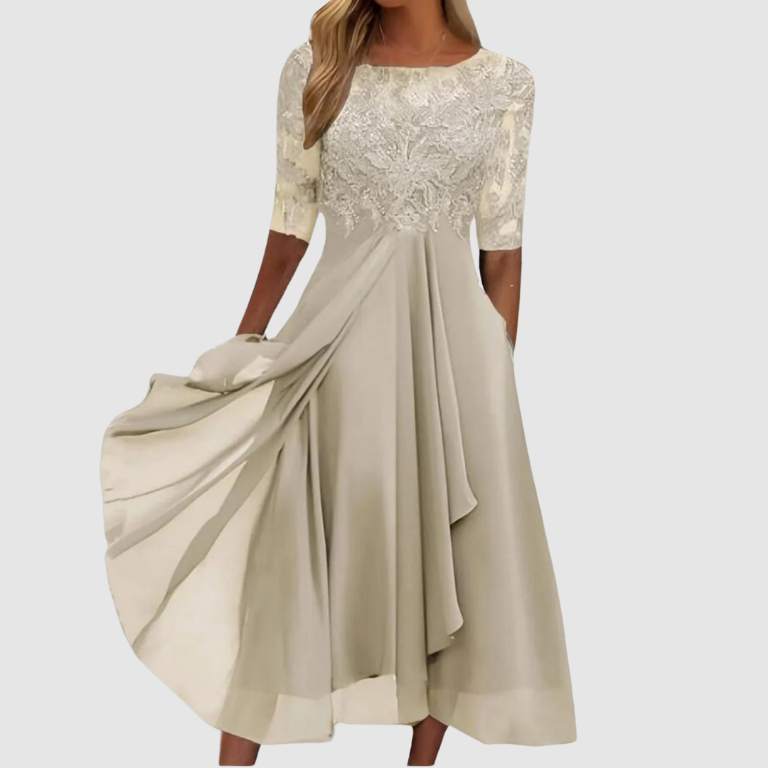 Leontýna - Spitzenkleid mit fliessendem Rock