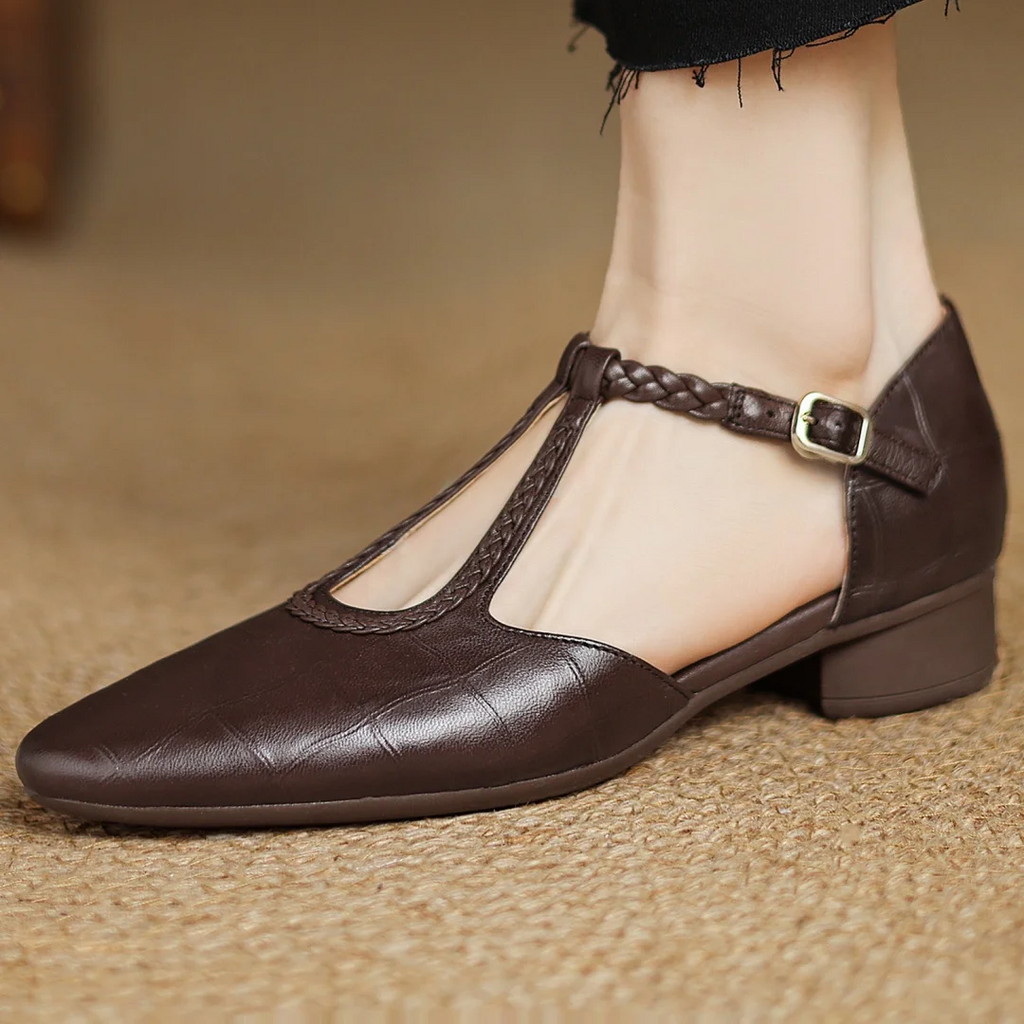 Greta - T-Steg-Schuhe mit Flechtdetail