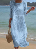 Hellblaues besticktes Kleid mit Leichtigkeit