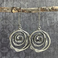 Retro-Ohrringe im Labyrinth-Design