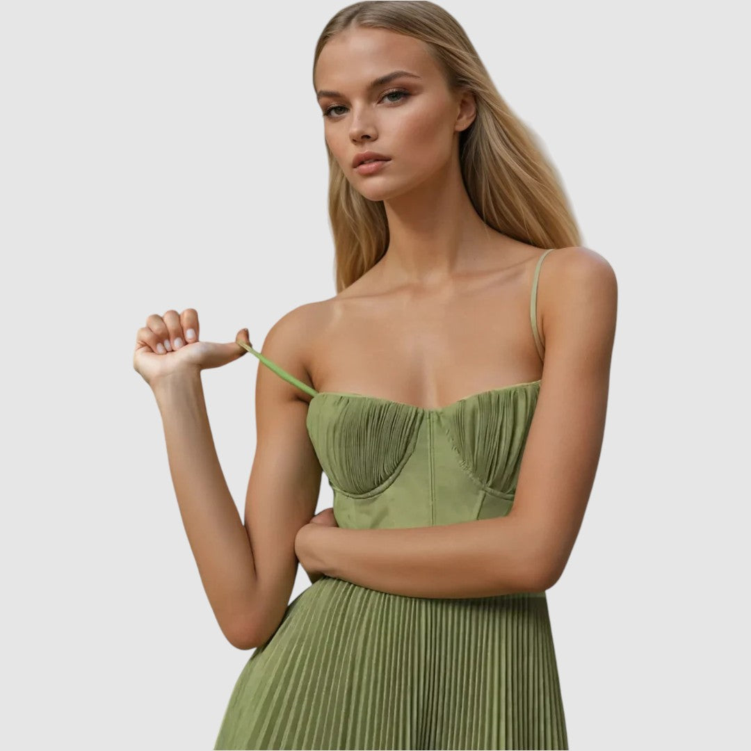 Adéla - Plisseekleid mit offenem Rücken