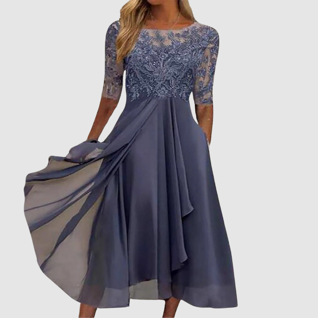Leontýna - Spitzenkleid mit fliessendem Rock
