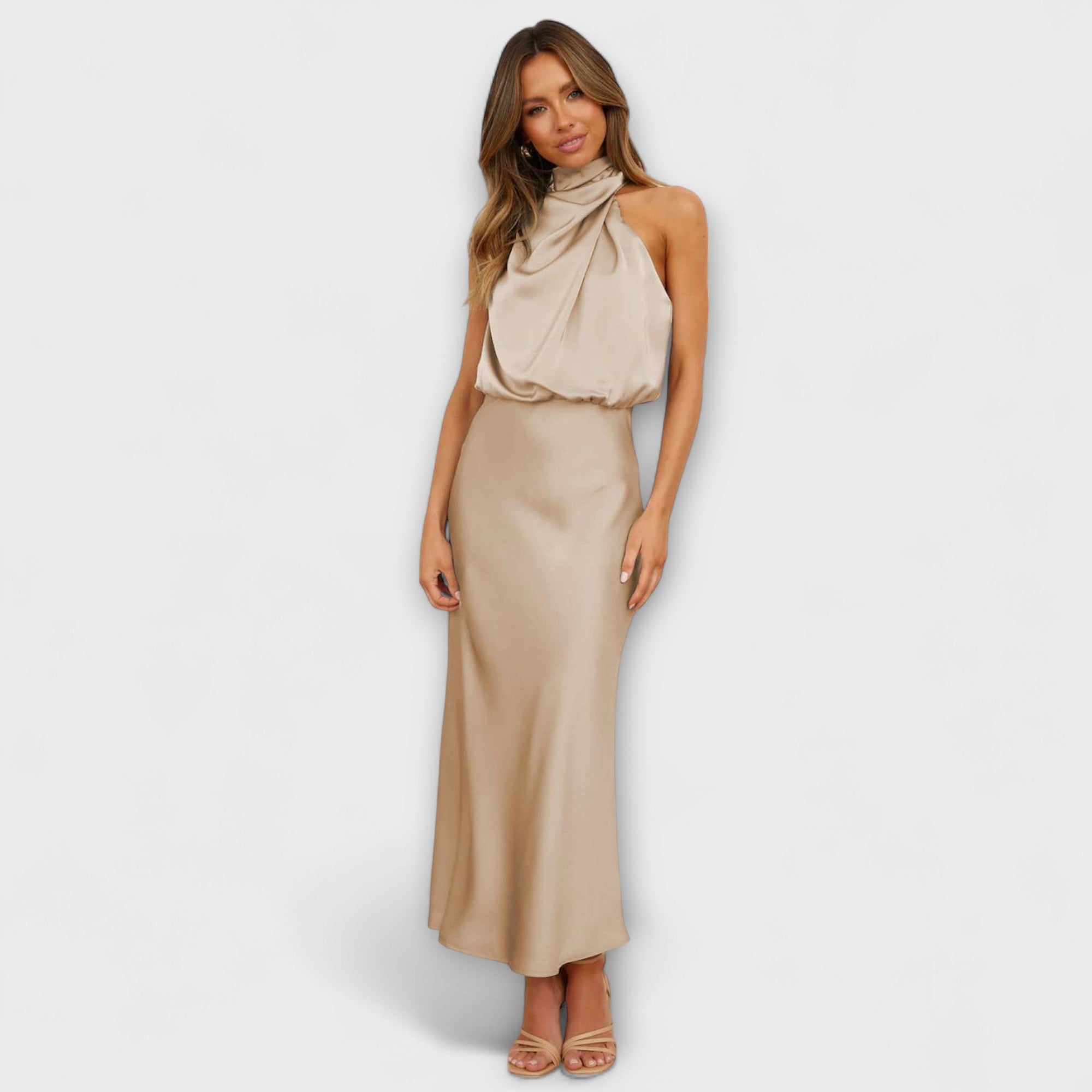 Elegantes Halter-Maxikleid in sommerlichem Gelb