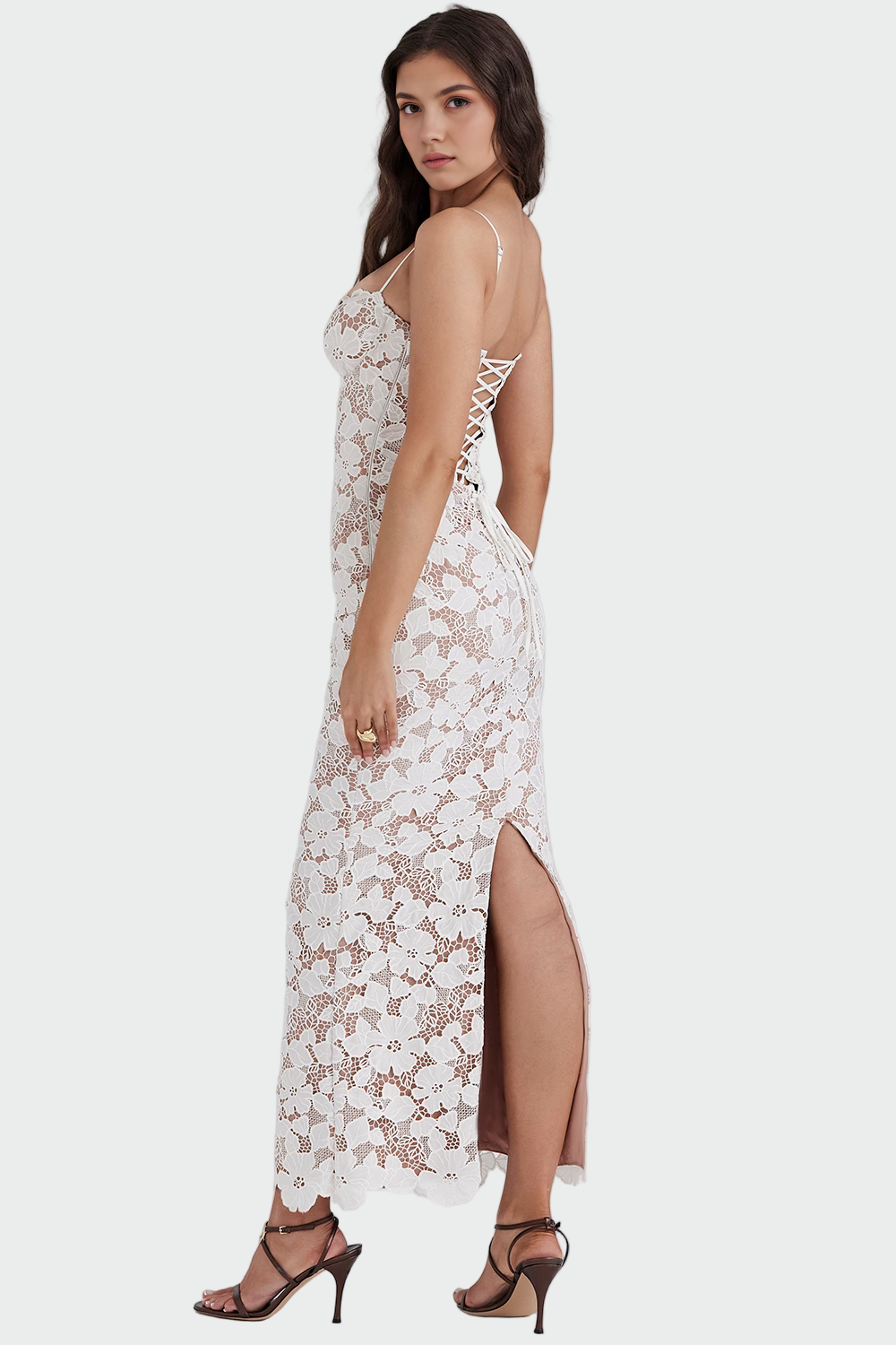 Karolína - Spitzenkleid in Maxilänge