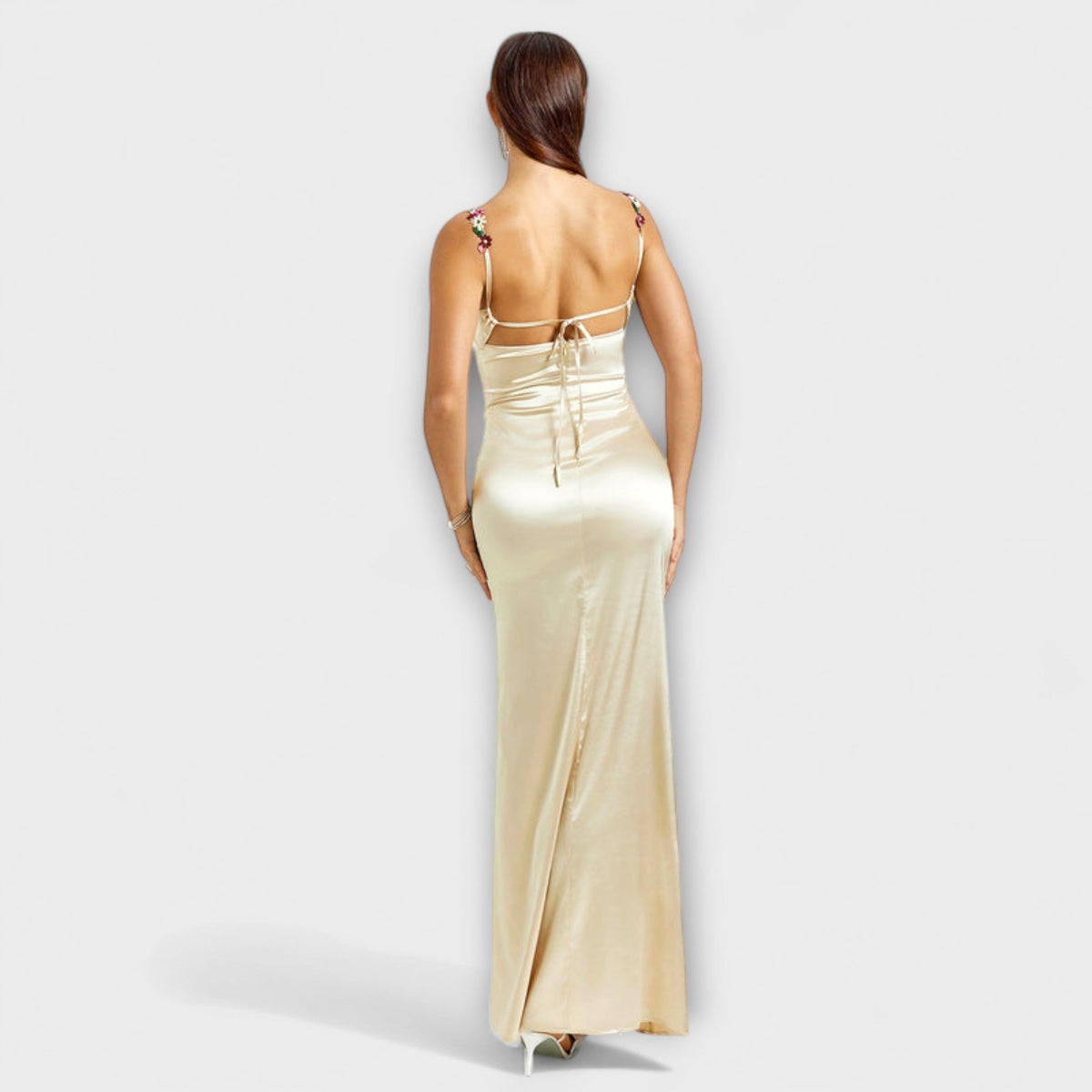 Eira - Verziertes Satin-Kleid mit Trägerschnürung im Rücken