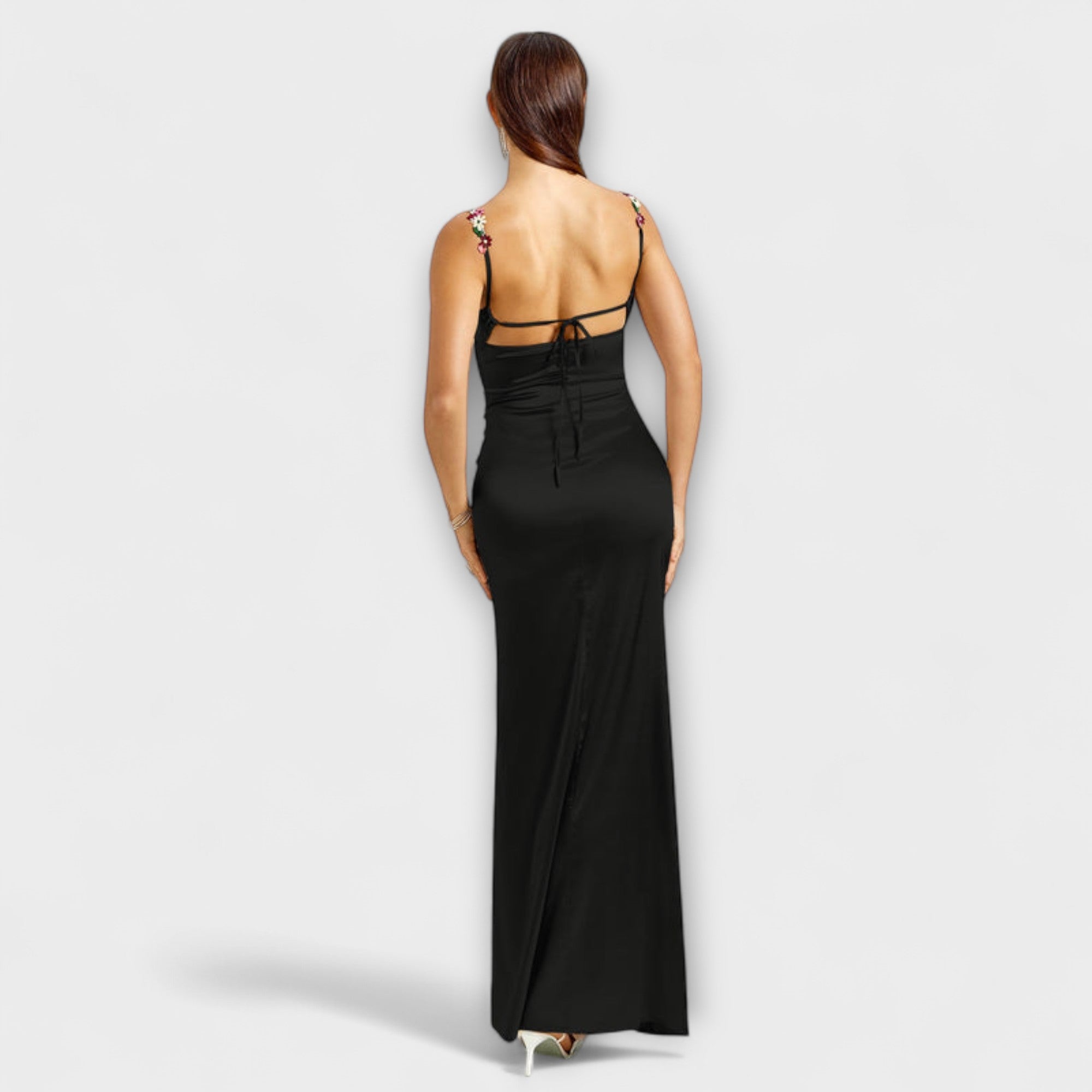 Eira - Verziertes Satin-Kleid mit Trägerschnürung im Rücken