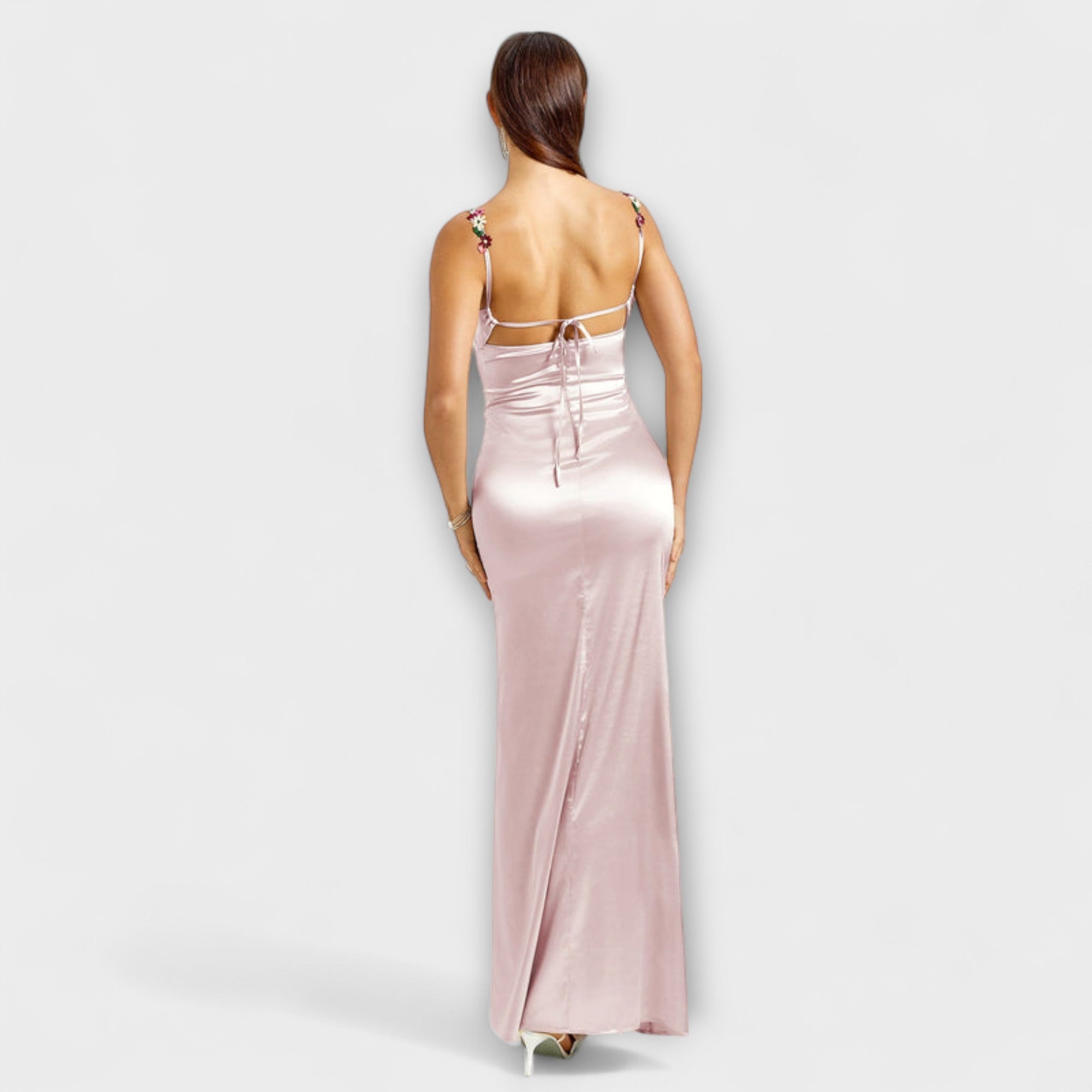 Eira - Verziertes Satin-Kleid mit Trägerschnürung im Rücken