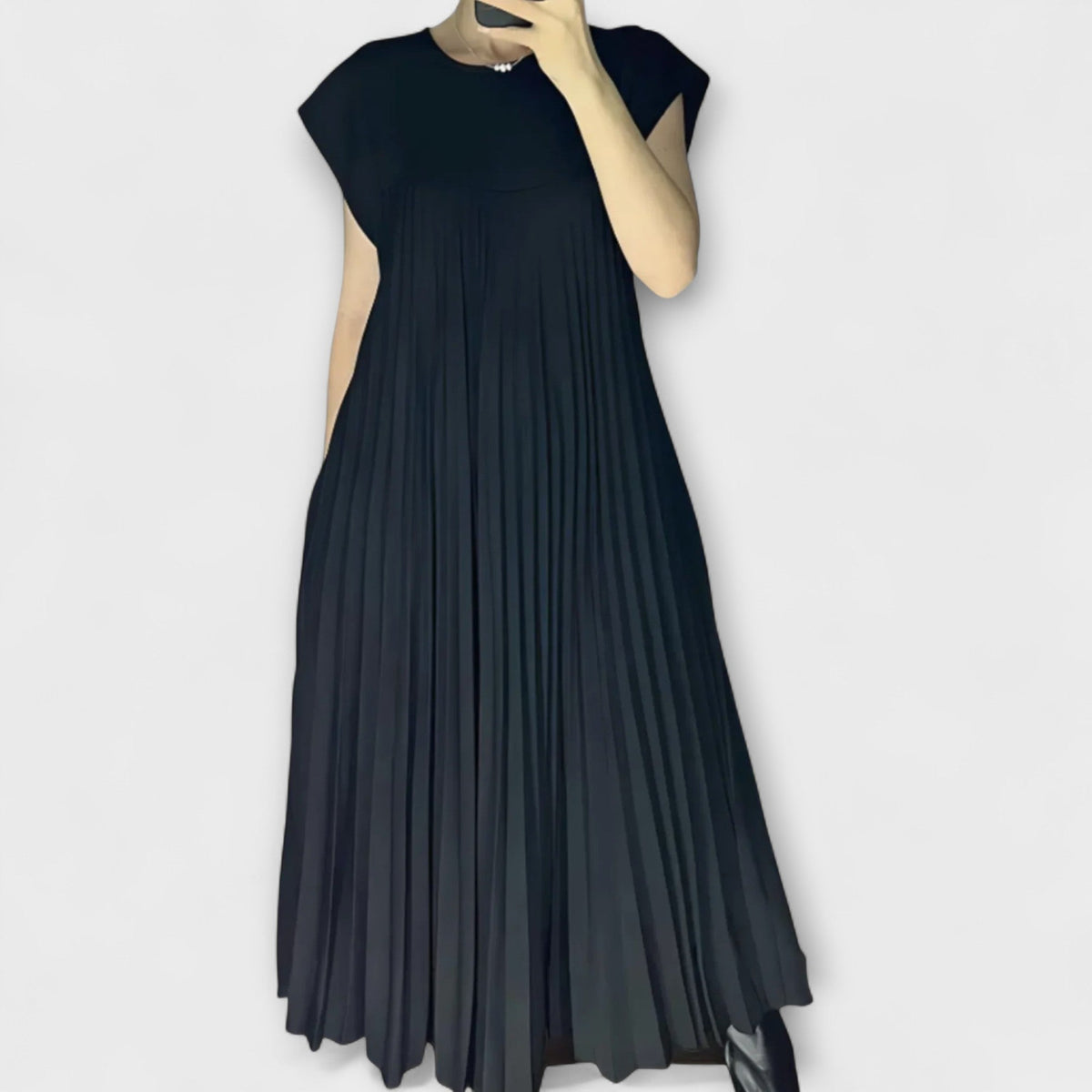 Zairelle – Elegantes Plisseekleid