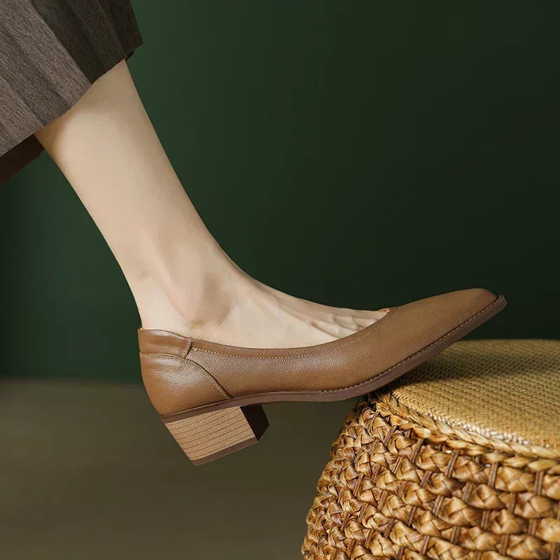 Ella - Spitze Pumps mit Blockabsatz