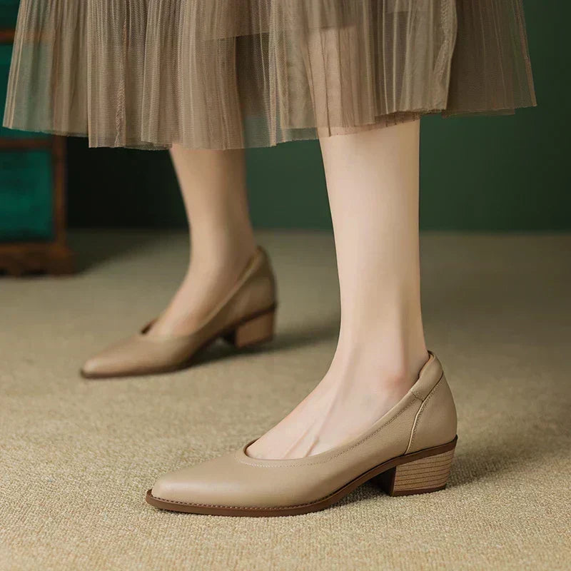 Ella - Spitze Pumps mit Blockabsatz