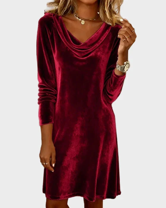 Frosina - Samtkleid mit Wasserfallausschnitt