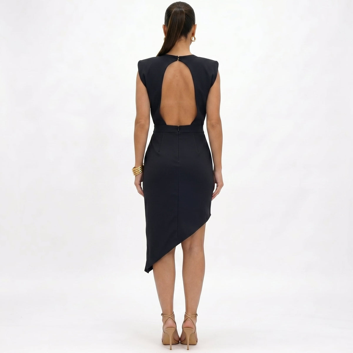 Maja - Asymmetrisches Kleid mit strukturierten Schultern