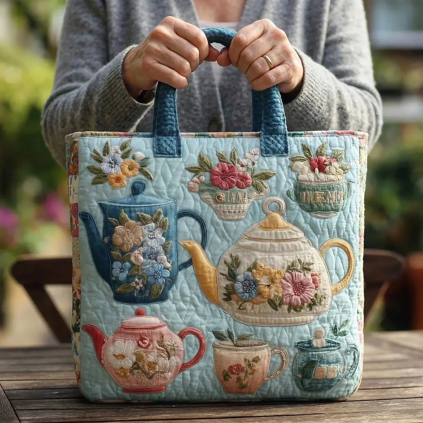 Gesteppte Tasche - Zartes Blumenmuster