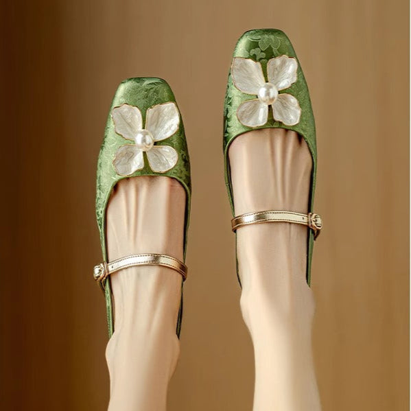 Mathilde - Spangenschuhe mit Blumendetail