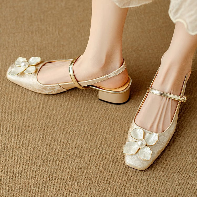 Mathilde - Spangenschuhe mit Blumendetail