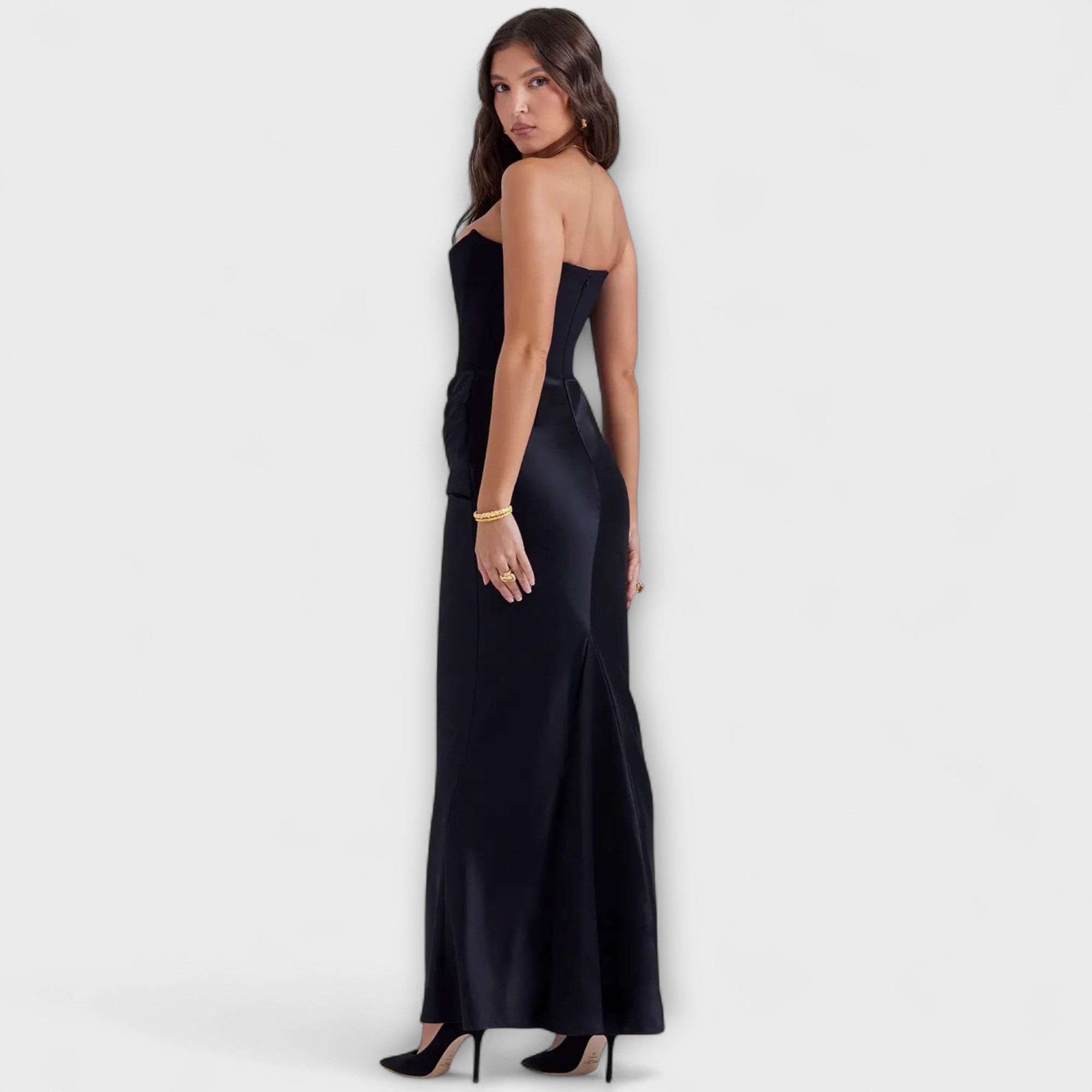 Schulterfreies Satin-Maxikleid mit Drapierung