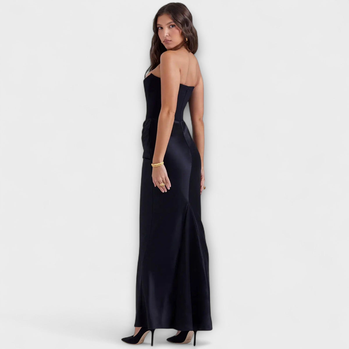 Schulterfreies Satin-Maxikleid mit Drapierung